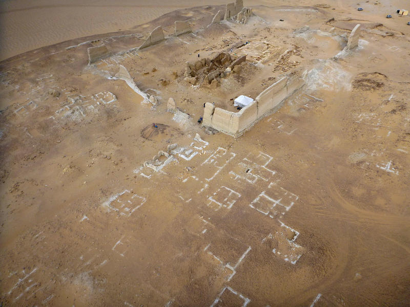 Fig. 6: Dime, Fayoum, the temple area and houses in 2014 (courtesy of Soknopaiou Nesos Project, University of Salento, Italy, photo by B. Bazzani) Fig. 6: Dime, Fayoum, the temple area and houses in 2014 (courtesy of Soknopaiou Nesos Project, University of Salento, Italy, photo by B. Bazzani)