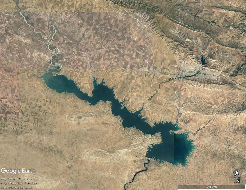 Figure 2 – Google Earth images of the Mosul Dam Lake in 2016. Figure 2 – Google Earth images of the Mosul Dam Lake in 2016.