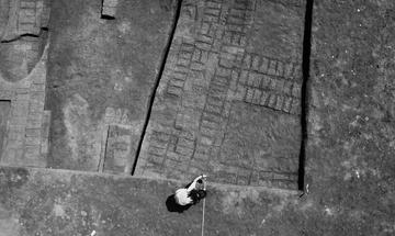 Figs. 11, 12: Using a 12m long metal pole to record archaeological features (courtesy of Italian mission in Beheira) Figs. 11, 12: Using a 12m long metal pole to record archaeological features (courtesy of Italian mission in Beheira)