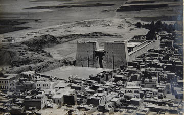 Fig. 3: Edfou temple, (EAMENA archive “R.E. Collis collection, courtesy of Joan Allen”) Fig. 3: Edfou temple, (EAMENA archive “R.E. Collis collection, courtesy of Joan Allen”)